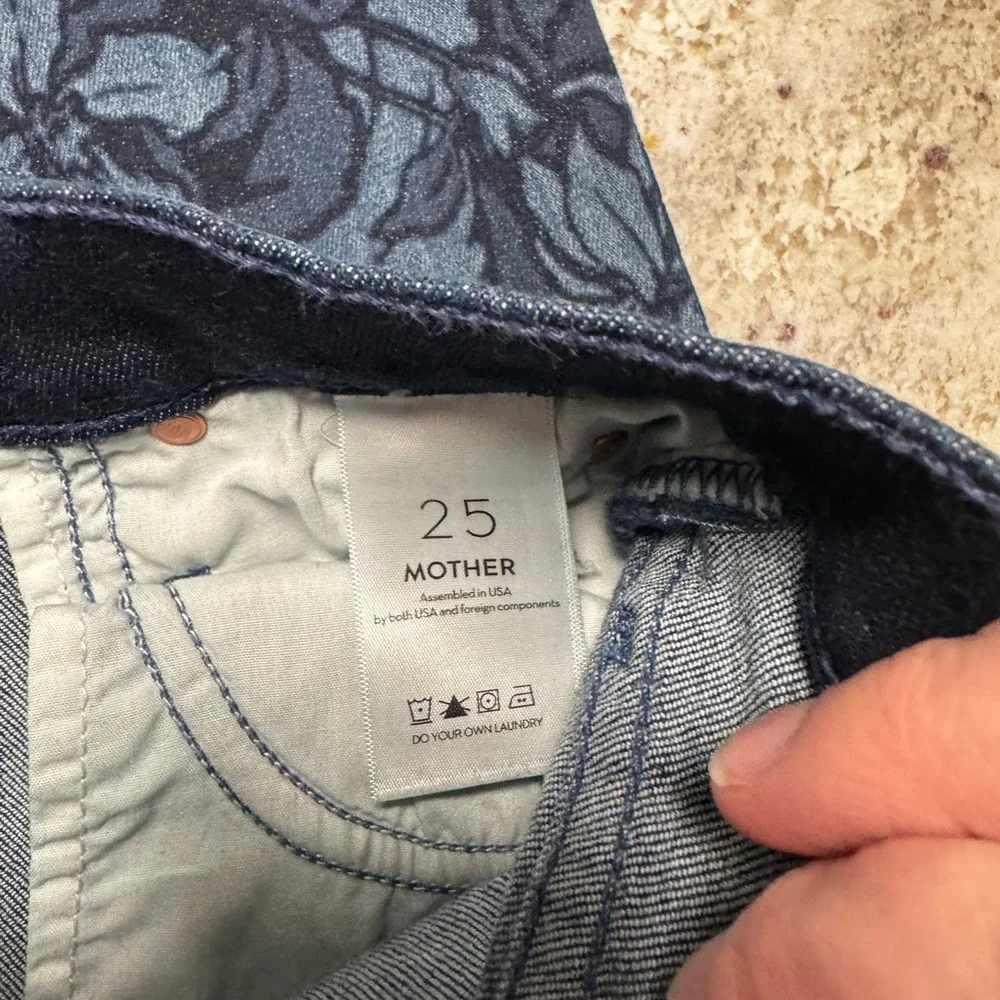 MOTHER Navy Floral Wide-Leg Jeans - Picture 9 of 10